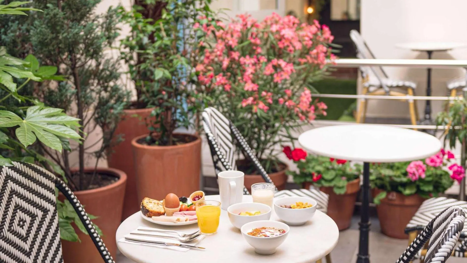 Ibis Styles Batignolles Отель