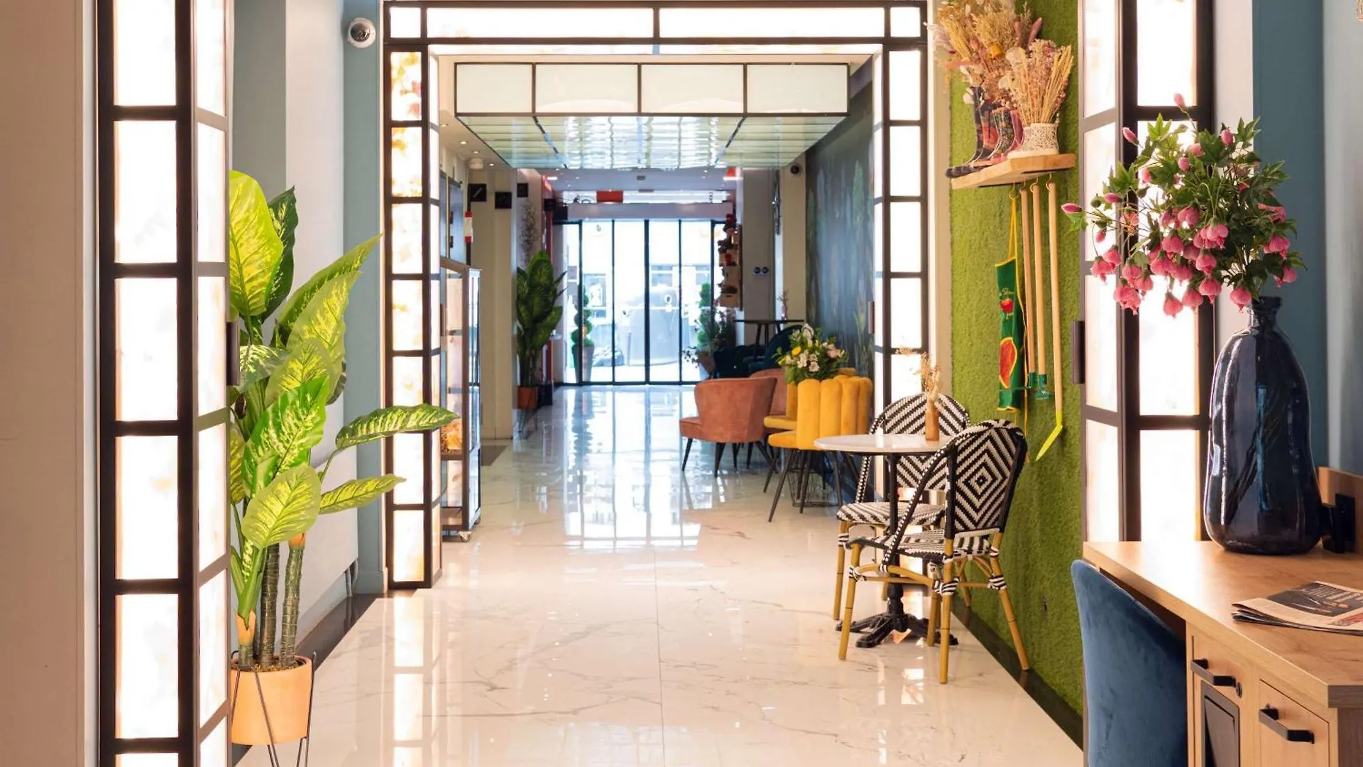 Отель Ibis Styles Batignolles 3*