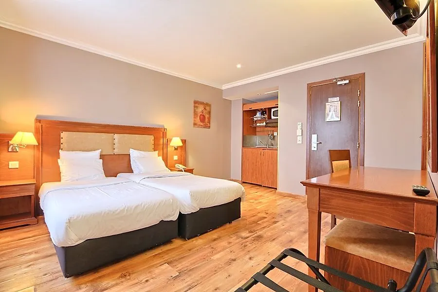 Отель Ibis Styles Batignolles Париж
