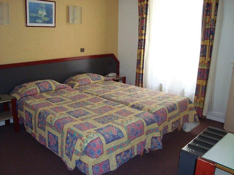 Отель Ibis Styles Batignolles Париж